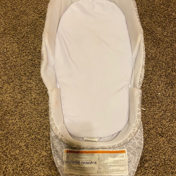 Bassinet - Picture 3 of 3